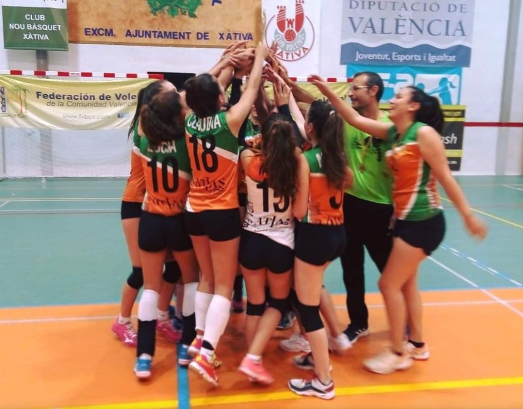 cvilicitano's tweet photo. El equipo cadete Optica Madrid Ilicitano Carrus se proclamó campeon de la Copa Preferente en la fase final celebrada en Xativa.Broche de oro de esta temporada.Enhorabuena Campeonas https://t.co/kjkGl8iqLC
