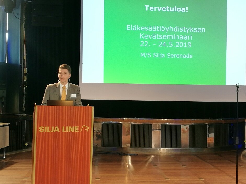Tästä se taas alkaa. Eläkesäätiöyhdistyksen Kevätseminaari. Järjestyksessään 45. Pitkä perinne jatkuu tällä matkalla 163 asiantuntijan voimin.