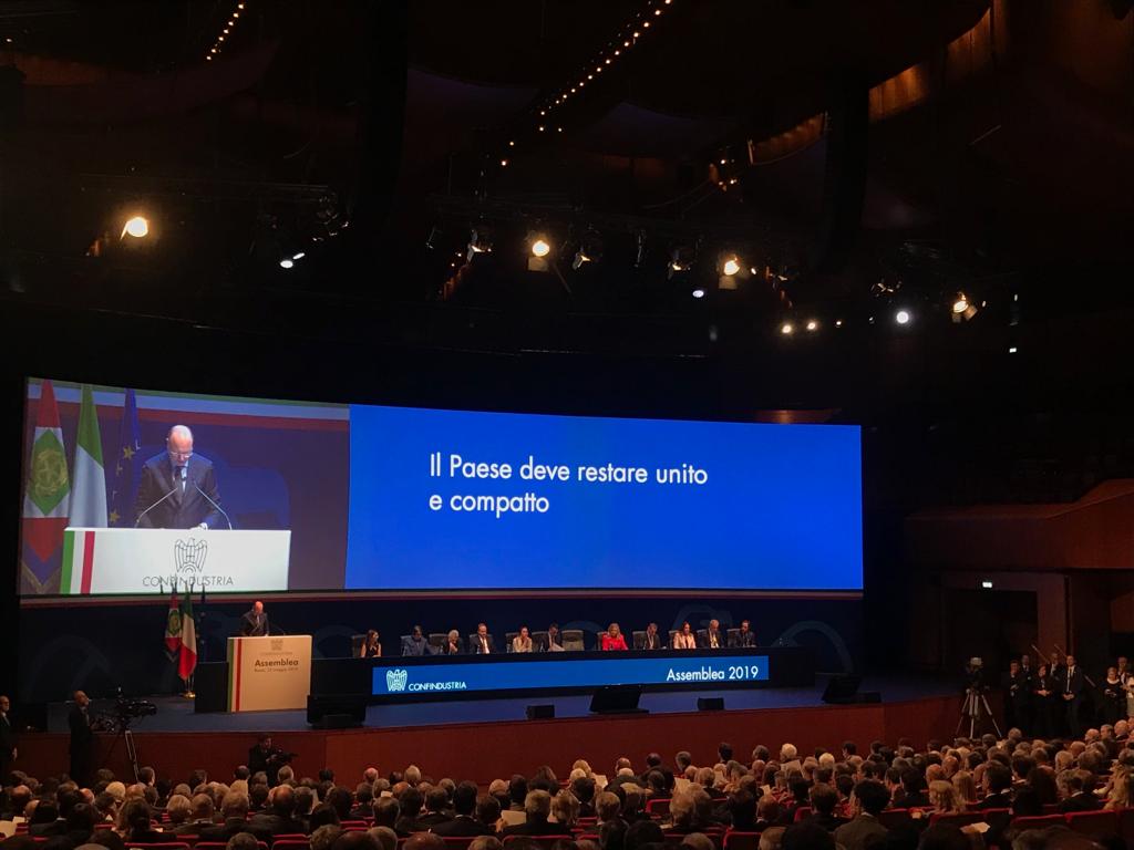 Dobbiamo e vogliamo agire perché crediamo in questa Italia. Lasciando da parte i tatticismi e invitando la politica ad allungare e allargare lo sguardo. Insieme dobbiamo condividere quale Italia ed Europa immaginiamo tra 3, 5, 20 anni - Vincenzo Boccia #Confindustria2019