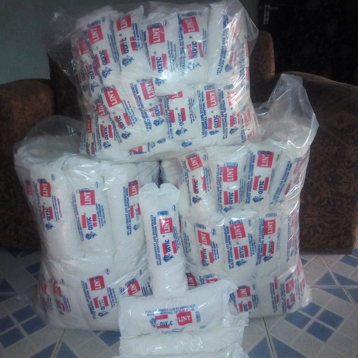 vic_MLS's tweet image. 100% medical absorbent cotton wool at a very cheap rate, 50g, 100g and 250g...place your order now,  quality, quantity for value. #cottonwool #hustle #order #absorbentwool #pharmacy #makeupartist RT and help me