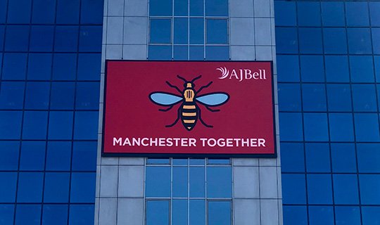 LifeatAJBell's tweet photo. Our thoughts are with the 22, today and always 🐝

#WeStandTogether #ManchesterRemembers #OneLoveManchester https://t.co/mSnJqKOdcD