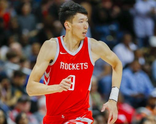 NBA又誕生超級怪物,臂展2米5,摸高3米1,站著不跳就能輕鬆灌籃!-黑特籃球-NBA新聞影音圖片分享社區