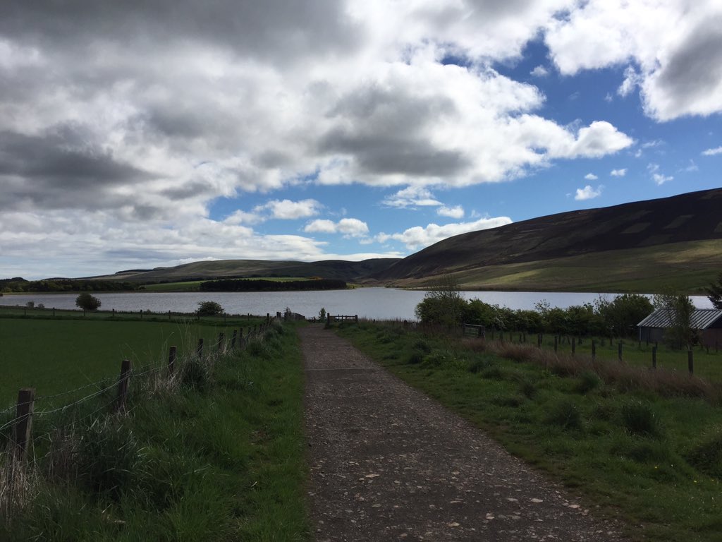 ms_mcnaughton's tweet image. Lovely cycle along the water of leith to Balerno then up to Threepmuur and Harlaw reservoirs #puggled
