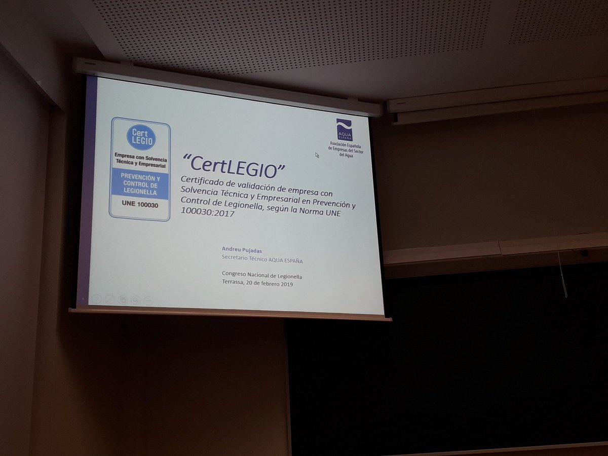 InfoBiotica's tweet photo. Andreu Pujades de @AquaEspana nos habla de #CertLEGIO , la iniciativa voluntaria para acreditar una solvencia técnica superior a la del #ROESB @SesaTweet #legionella https://t.co/2DwF5RhLXK