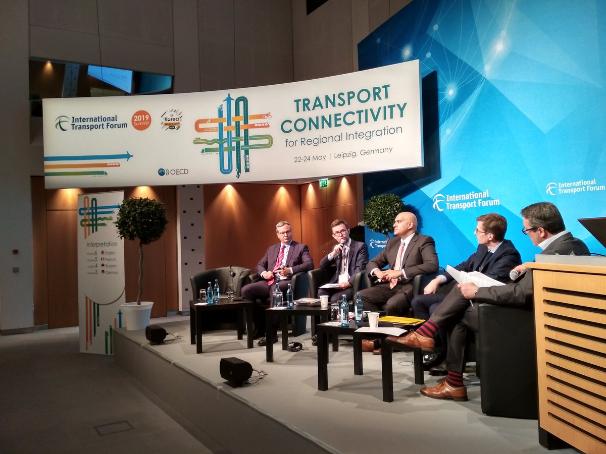 PIARC_Roads's tweet photo. [#ITF19] #PIARC Secretary General, @PMallejacq, today at Panel Session "#ConnectingVehicles and #infrastructure": "Connectivity enables renaissance of infrastructure". Find more➡️https://t.co/WBvsgiEWvh https://t.co/4AEfAegA9A