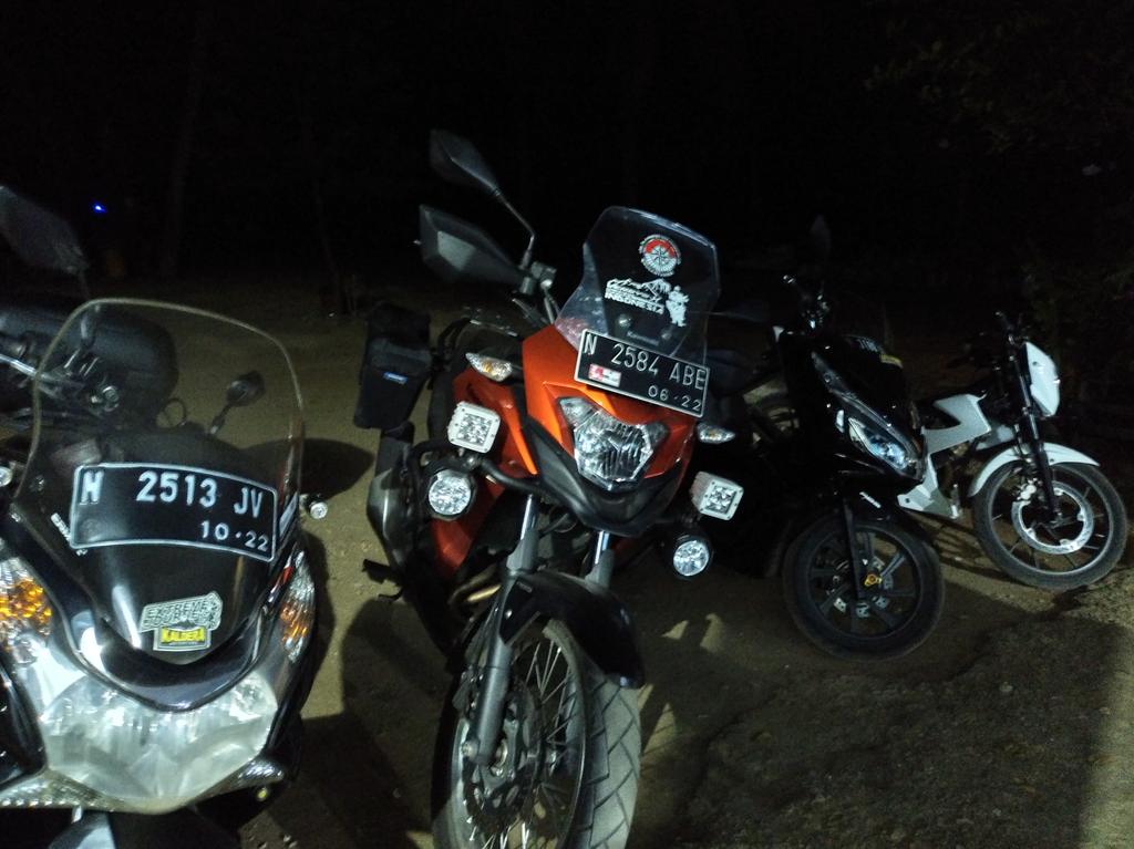 TwoWheelLovers's tweet photo. #NgabubuRide kemaren sore di Mak Sih Kondang Merak 

#M2M #TwoWheelLovers https://t.co/xhZW4RBTc0