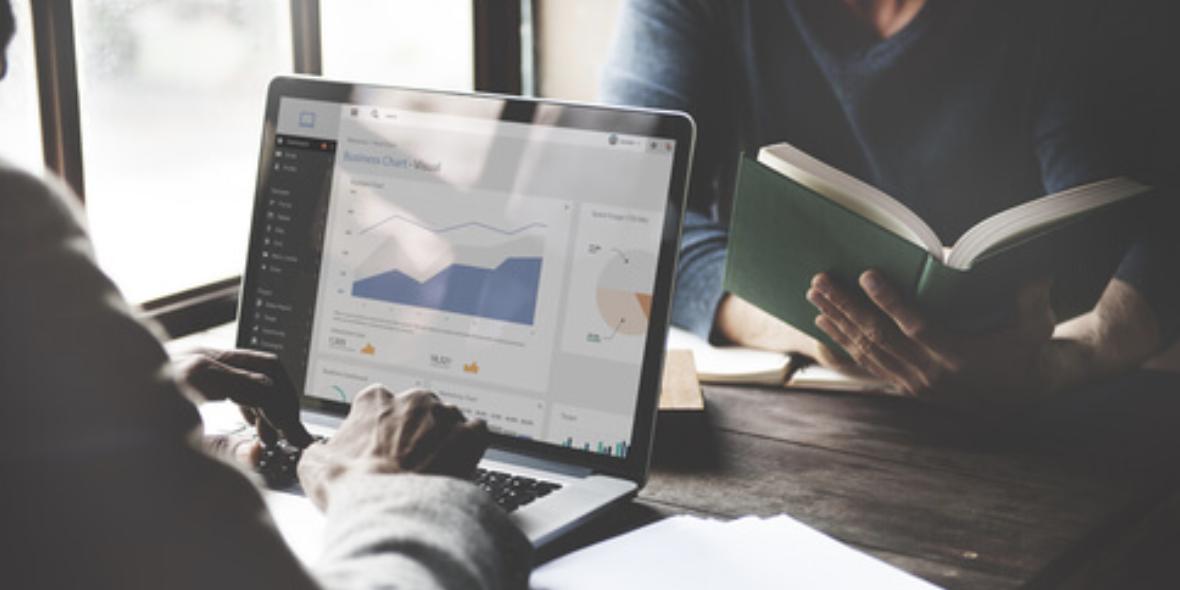 CanvasLMSDACH's tweet photo. Wie können Hochschulen vorgehen, um mit #LearningAnalytics die Lernerfahrung ihrer Studierenden zu verbessern und damit den Lernerfolg zu steigern? @ManuelNitzsche hat die Antwort: https://t.co/H5dw8OP3T0 #EdTech #DigitaleBildung #DigitaleTransformation https://t.co/Ytrqp8aShw