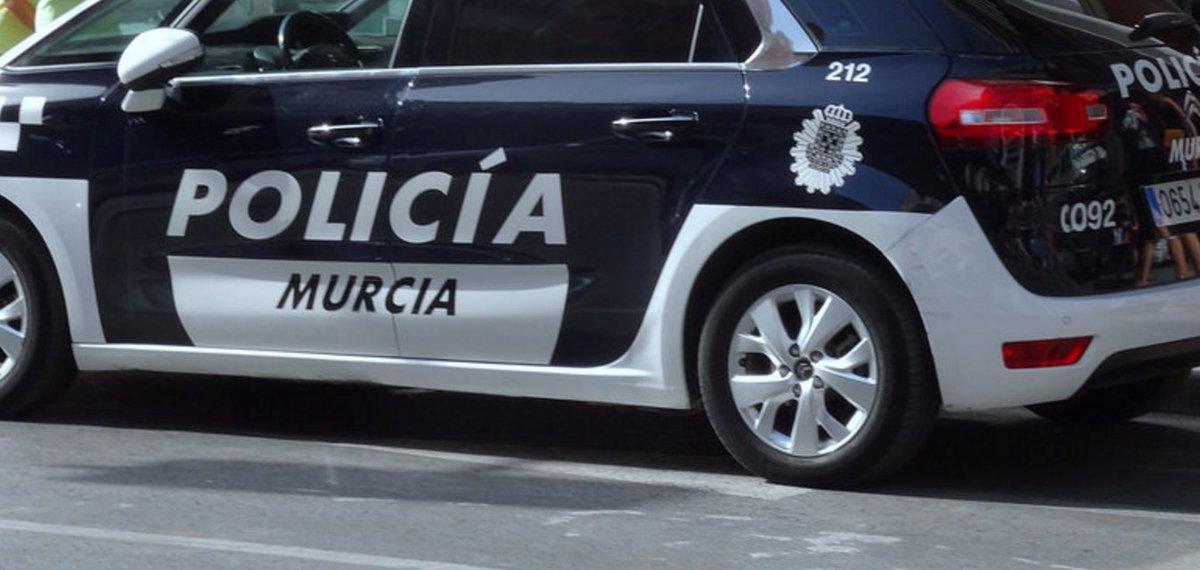 SendaDeGranada's tweet photo. Los vecinos de Senda de Granada #Murcia envían a los partidos políticos y candidatos a las elecciones municipales un decálogo con las medidas más urgentes ⚠️ para el vecindario. Aceras, autobús, seguridad ciudadana, limpieza, servicios, etc. Más info. ➡️

https://t.co/oaJq5VGtTu https://t.co/AkHBqmM072
