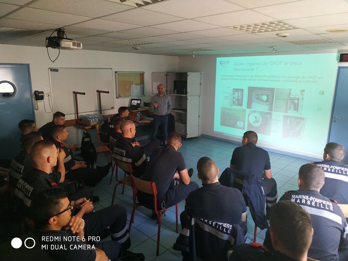 La #GRDFSécurité365 se poursuit à #GRDFSE avec un rappel des procédures lors des interventions communes entre les salariés #GRDF et le bataillon <a href="/MarinsPompiers/">Marins-pompiers de Marseille</a> . #combinonsnosmoyens <a href="/arnaud_coquet/">Arnaud COQUET</a> <a href="/CorlayFlorence/">Florence Corlay</a> <a href="/jescande81/">ESCANDE Joël</a> <a href="/JPG13590/">GIACHETTI JP</a> <a href="/ilhame_mkireb/">Ilhame MKIREB</a>