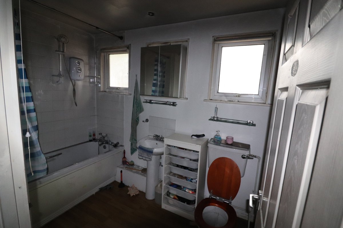 Restorationsuk's tweet photo. Here is an example of a bathroom we have recently reinstated following a fire. 🔥#likenew #beforeandafter #fire #firerestoration #floodrestoration https://t.co/EDywDIH0wu