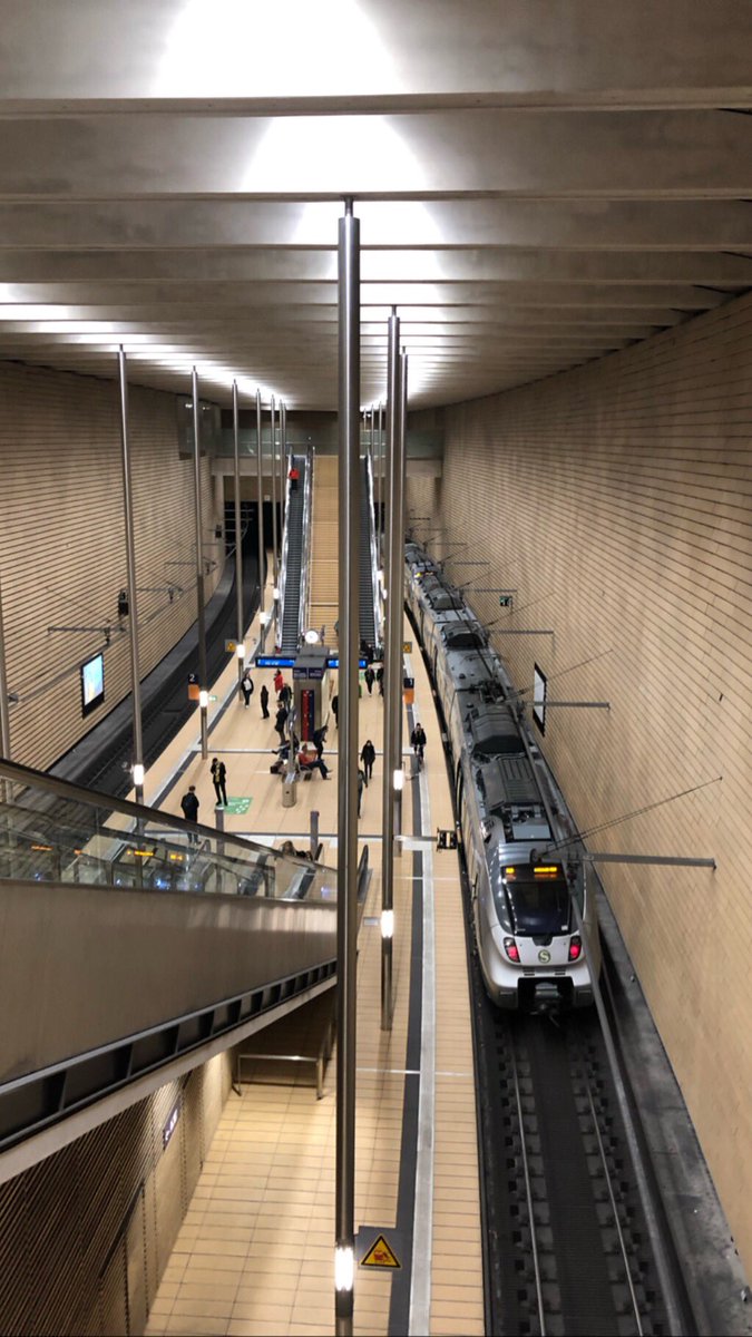 vitdavid's tweet photo. Heading to #ITF19 and I love the railway tunnel of Leipzig - it connects the region w/ the very centre of the city with just a 3 km new underground connection.  Opened in 2013. Exactly what is needed in Budapest - our capital still stuck with the 19th century terminal stations. https://t.co/xapF4ukNlr