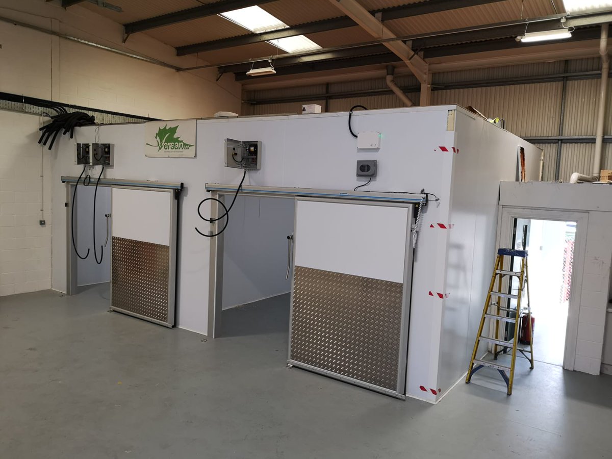 Versan Ltd building a walk in fridge / refrigeration room using  insulating panels &amp; Co2 refrigration system. Food processing  company - sushi makers in feltham London. #chiller #flooring #bespoke #panels #lighting #building #coolingsystem #foodfactory #R744 #CO2 #foodprocessing