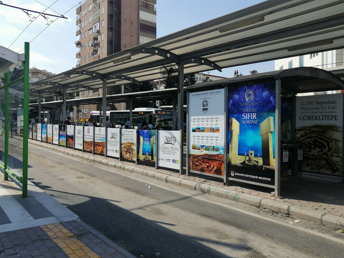 12 Bin Yıllık Tarihi Görmeyen Kalmasın

1 Haziran 2019 tarihinden itibaren Şanlıurfa Arkeoloji Müzesi önünden Göbeklitepe'ye otobüs seferleri başlatıyoruz. 

0 (Sıfır)  Nolu Göbeklitepe hattı artık Şanlıurfa Arkeoloji Müzesi önünden hareket edecek.
<a href="/MehmetErsoyTR/">Mehmet Nuri Ersoy</a> <a href="/zabeyazgul/">Zeynel Abidin BEYAZGÜL</a> <a href="/ntv/">NTV</a>