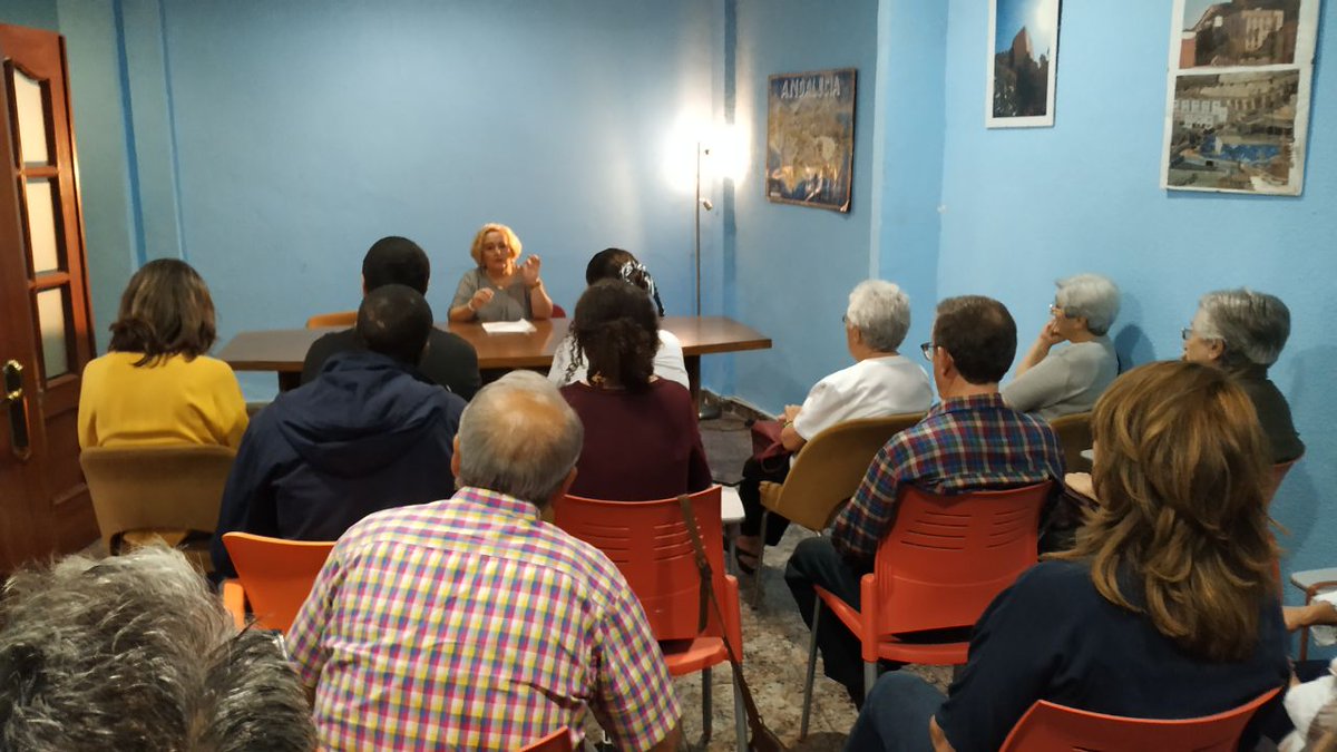 mundodenadia's tweet photo. 🙋💜 Hoy acompañando a las compas de @PodemosAlmeria exponiendo nuestras propuestas en el debate organizado por la @AsocCodenaf sobre #Migraciones en #Almeria 
¡Menos bulos y más interculturalidad por favor!
#DDHH 
#26M 
#CIEsNO 
#FronteraSur 
#NigunaPersonaEsIlegal https://t.co/AQiFzieVo8
