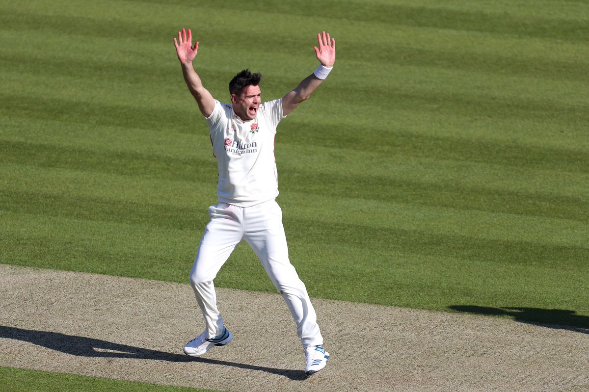 Seven commentary matches underway via @BBCSport website & app. On @5liveSport @jimmy9 & co looking to finish off 2nd Division leaders @WorcsCCC. https://www.bbc.co.uk/sport/live/cricket/48257549 …#bbcccricket