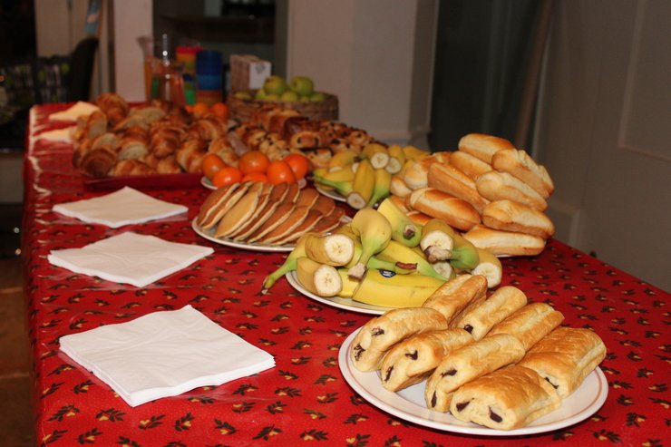 St. Andrew's Church Farnham tweet media