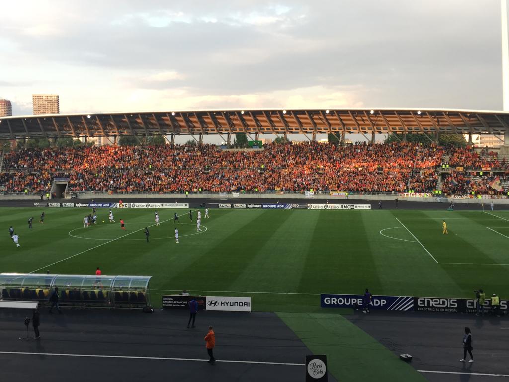 Le #rclens tient à remercier le <a href="/ParisFC/">Paris FC</a> pour avoir facilité la venue en masse des supporters sang et or. Une collaboration entre les 2 clubs qui a permis de vivre un moment de foot intense dans une ambiance festive et sereine.
#PFCRCL #FierDEtreLensois