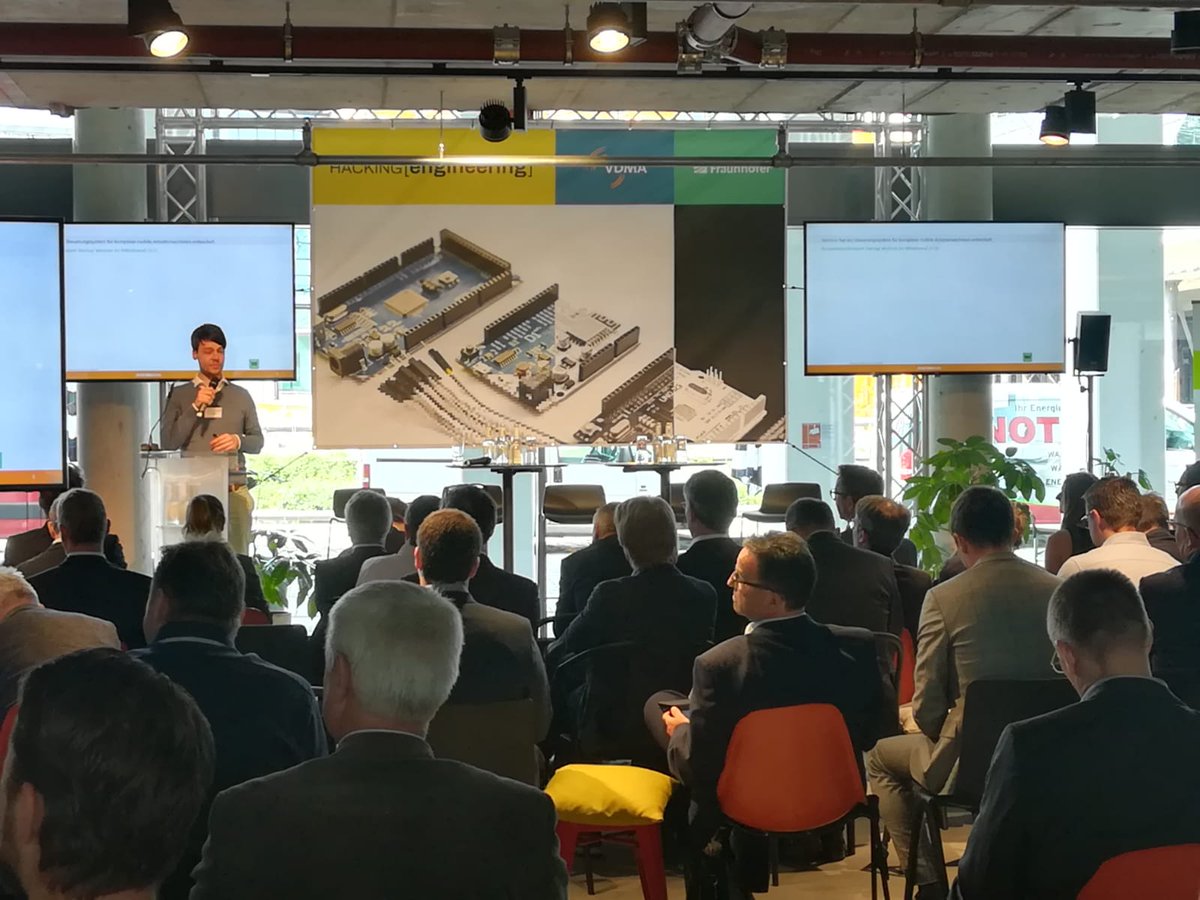 EMO_HANNOVER's tweet photo. @Messe_Stuttgart @VDWonline In Berlin, we took part in #HackEng, an event by @VDMAonline and @fraunhofervc. Bringing together #startup expertise and culture with mechanical engineering, it offered an ideal platform for young innovative enterprises to expand their knowledge and to engage in matchmaking. https://t.co/AUOY1B33mq