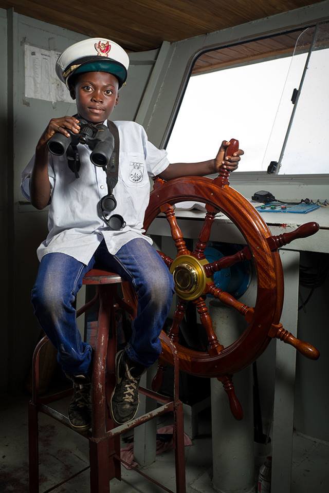 fiyao2019's tweet photo. RT UNICEFDRC: Christevie, 11 ans, habite à Mbandaka, au bord du fleuve #Congo. Le jeune garçon rêve de grands voyages et de devenir le capitaine d'un immense navire ⚓️

RT pour soutenir la #Generation2030 ! https://t.co/LFJfBlsvXV