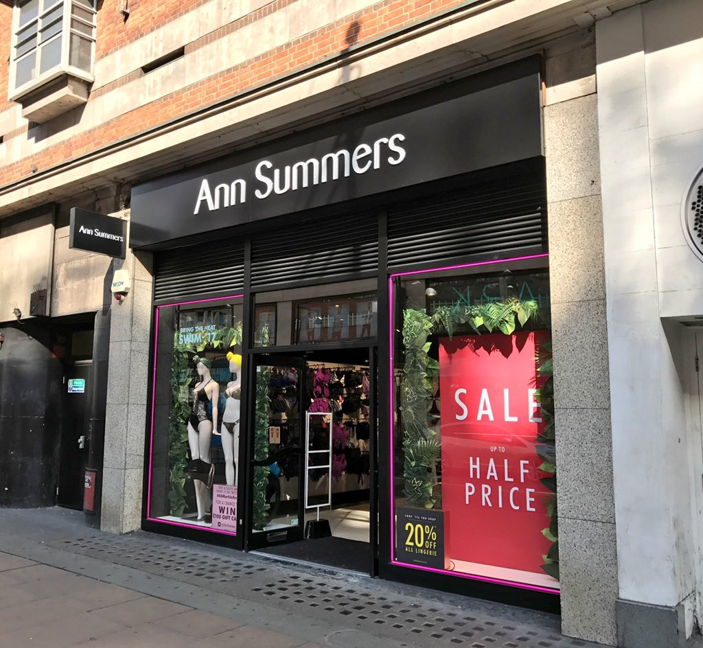 SapphireSigns's tweet photo. Did you know, there is a sign made by @SapphireSigns on just about every UK High Street #Fact #TeamSapphire https://t.co/6rf9nQZWGm