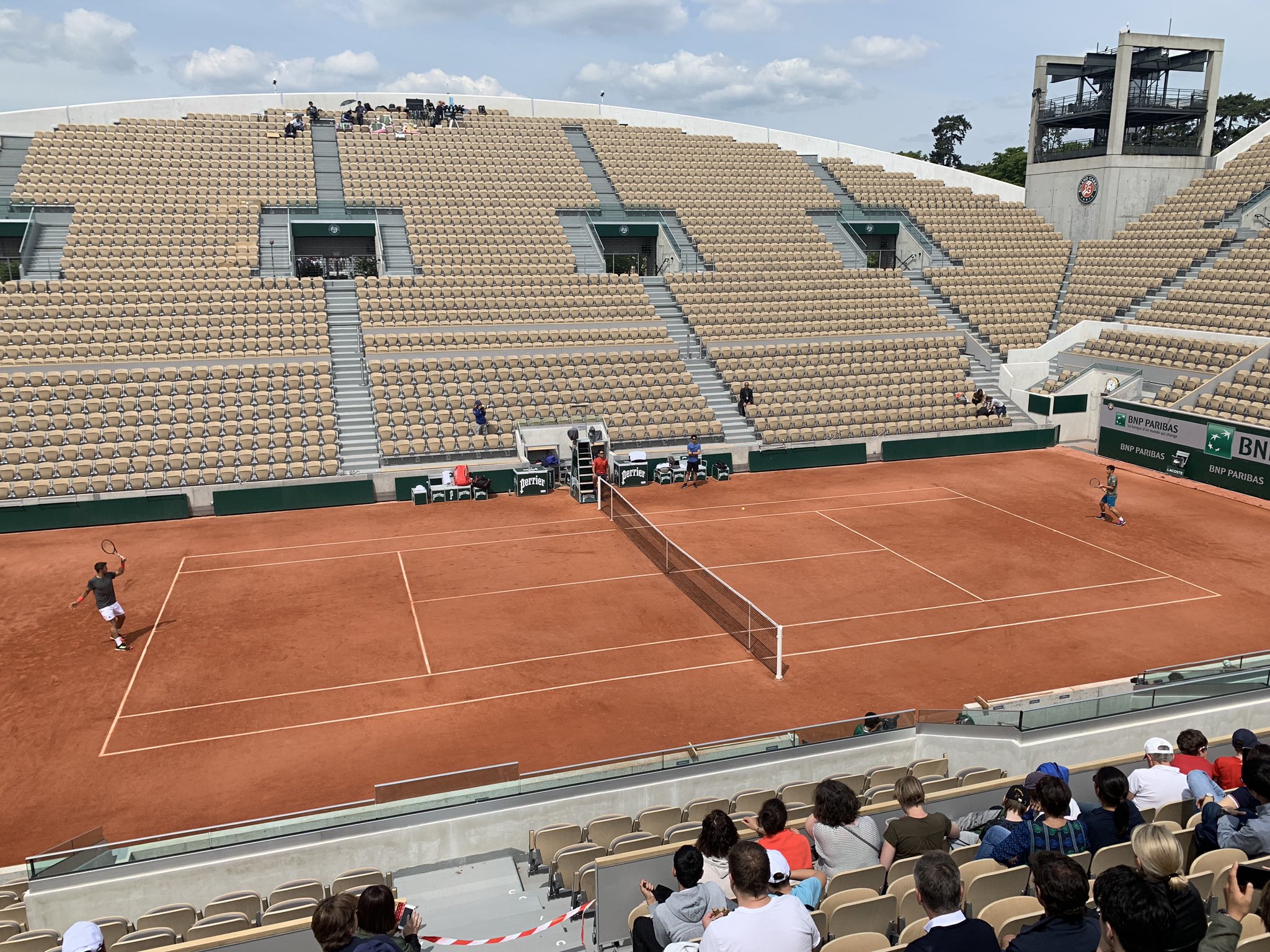テレビ東京テニス情報 全仏オープンテニス 錦織圭選手は ベルダスコ選手とスザンヌランランコートで練習中です 全仏オープンテニス19 全仏テニス 錦織圭 テレビ東京テニス情報 全仏オープンテニス 錦織圭選手は ベルダスコ選手とスザンヌランランコートで練習中です 全仏オープンテニス19 全仏テニス 錦織圭