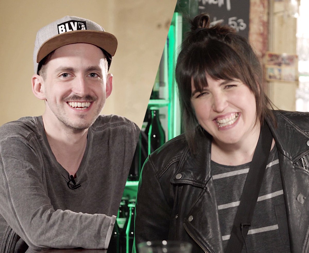 Heute Abend veröffentlichen wir unseren großen 2,5h Rückblick zu allen Bongo Boulevard Gästen!
Marie redet mit Freunden an einem Bartresen? Das kommt uns irgendwie bekannt vor...