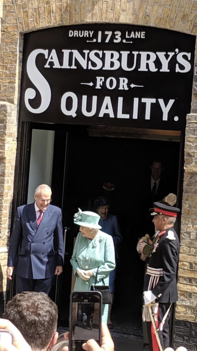 StanfordsTravel's tweet photo. A warm welcome for The Queen in Covent Garden today! We expect she secretly wanted to come in @StanfordsTravel and check out our maps! https://t.co/9B2sQdJGp0 #queenvisit #Sainsburys150 #stanfords #travel #maps https://t.co/rc69f2GIUV