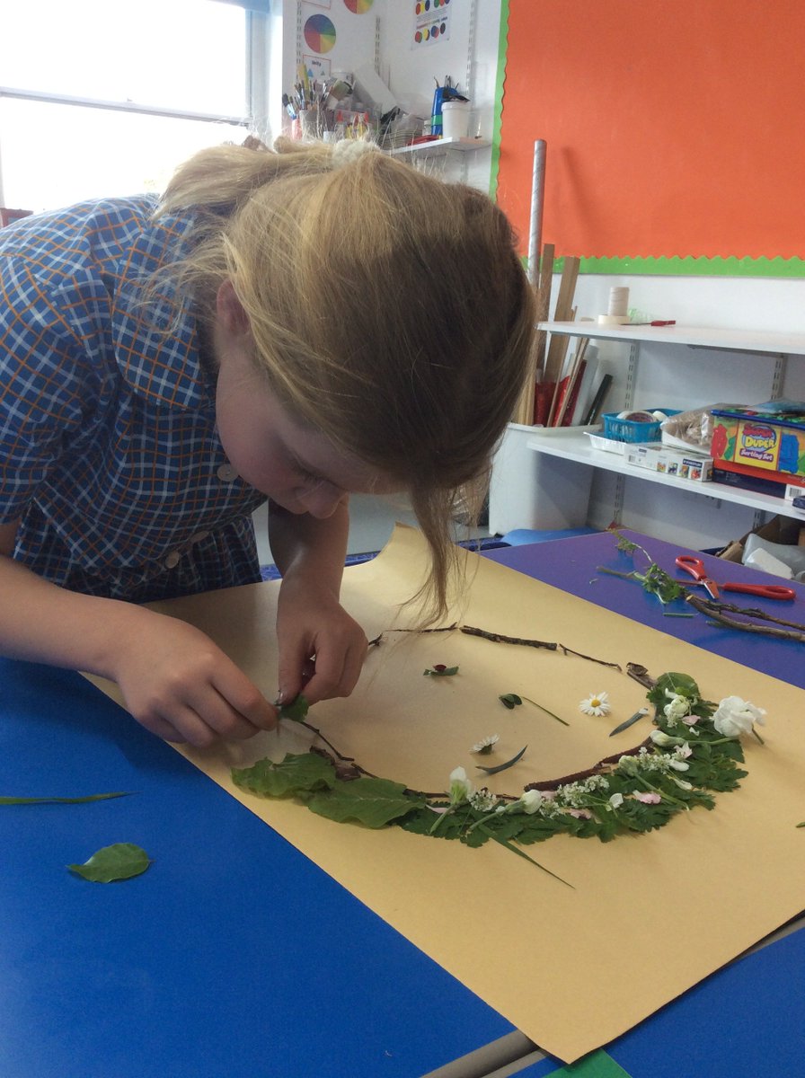 StMargaretsPrep's tweet image. Year 2 children @StMargaretsPrep have been creating art work inspired by Mother Nature this term.  Here are some of their wonderful foliage faces! They thought carefully about how best to represent each of the facial features and were incredibly proud of their finished pictures!