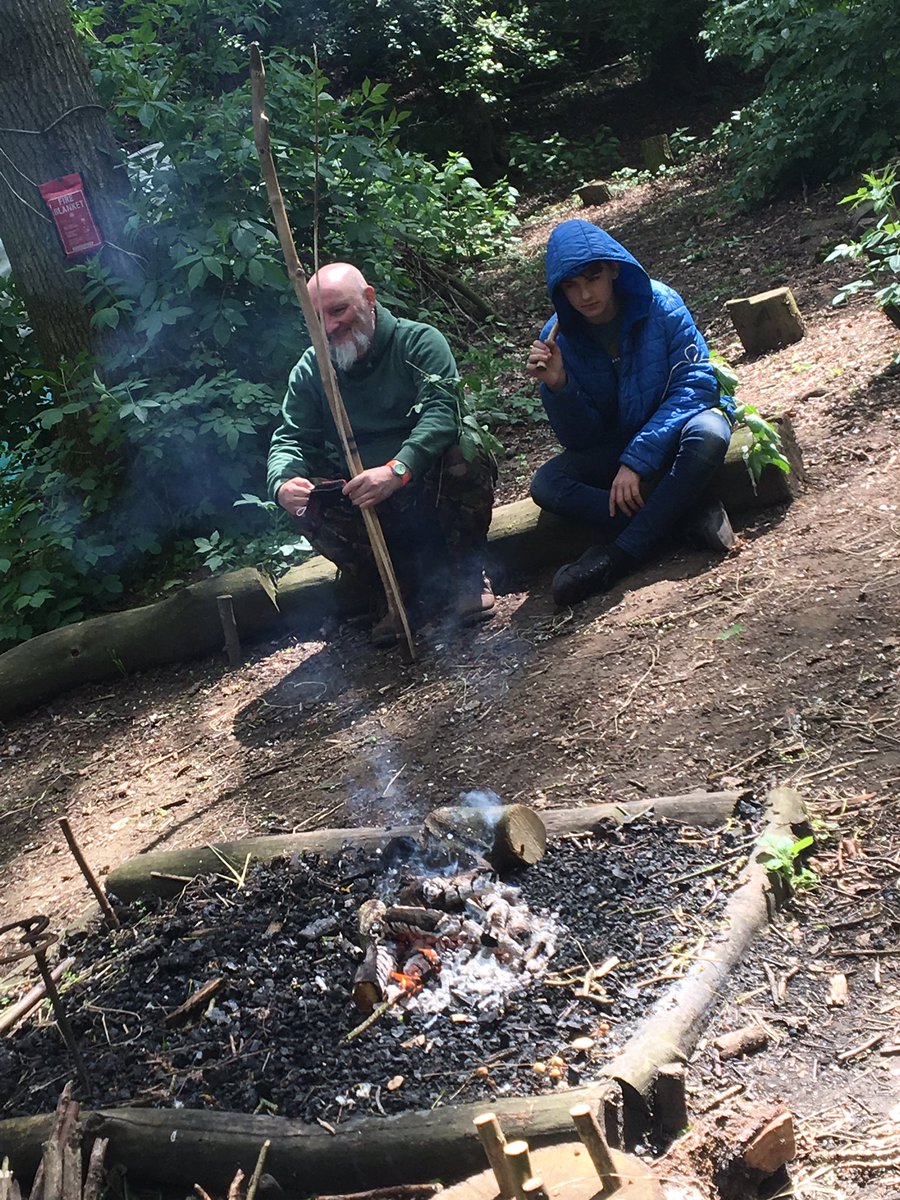OFL_PRU's tweet image. Story time in the woods: tales of mythical beasts and magic stones. Learning in the forest. @OFL_PRU #ourspace #imagination #anotherfire