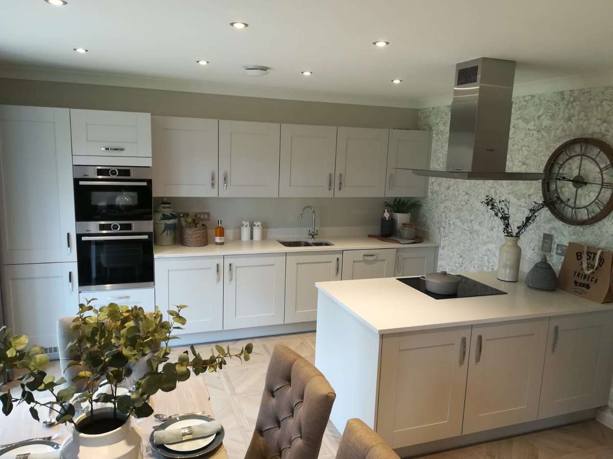 KahKitchen's tweet photo. We are delighted with our newly dressed Symphony kitchen fits! Check out these Showhome delights at:

Bloor Homes, Hilltop Park, Chippenham.

#bloorhomes #symphonygroup #kitchensofinstagram #newbuild #ilovemykitchen @symphonygroup @BloorHomes https://t.co/HVCiDjIs2x