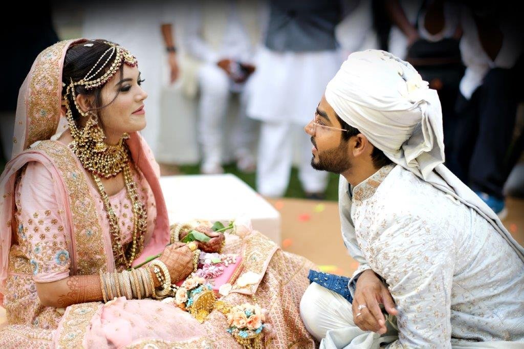 anuommenphotos's tweet photo. A Million People Can Tell The Bride That She Is Beautiful But The Only Time She Will Listen Is When It's Said By The Man She Loves... #aslam_alfia #Destination_wedding #muslim_wedding @anannamoiaffair #munnar #Elixir_hills_suites_resort_and_spa #candid #anu_ommen_photography https://t.co/TTbUGPLecX