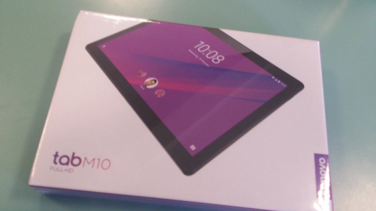 Unboxing de la tablette pour les manuels numériques de <a href="/MaRegionSud/">Région Sud</a>.
Cc @DANE_Aix_Mrs