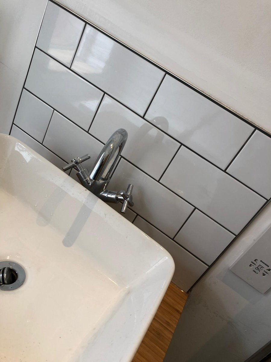 DIYDOCTORS's tweet photo. just completed this lovely bathroom in Bearwood #bathroomdesign #bathroomremodel #bathroom https://t.co/3bDpGU6vMW
