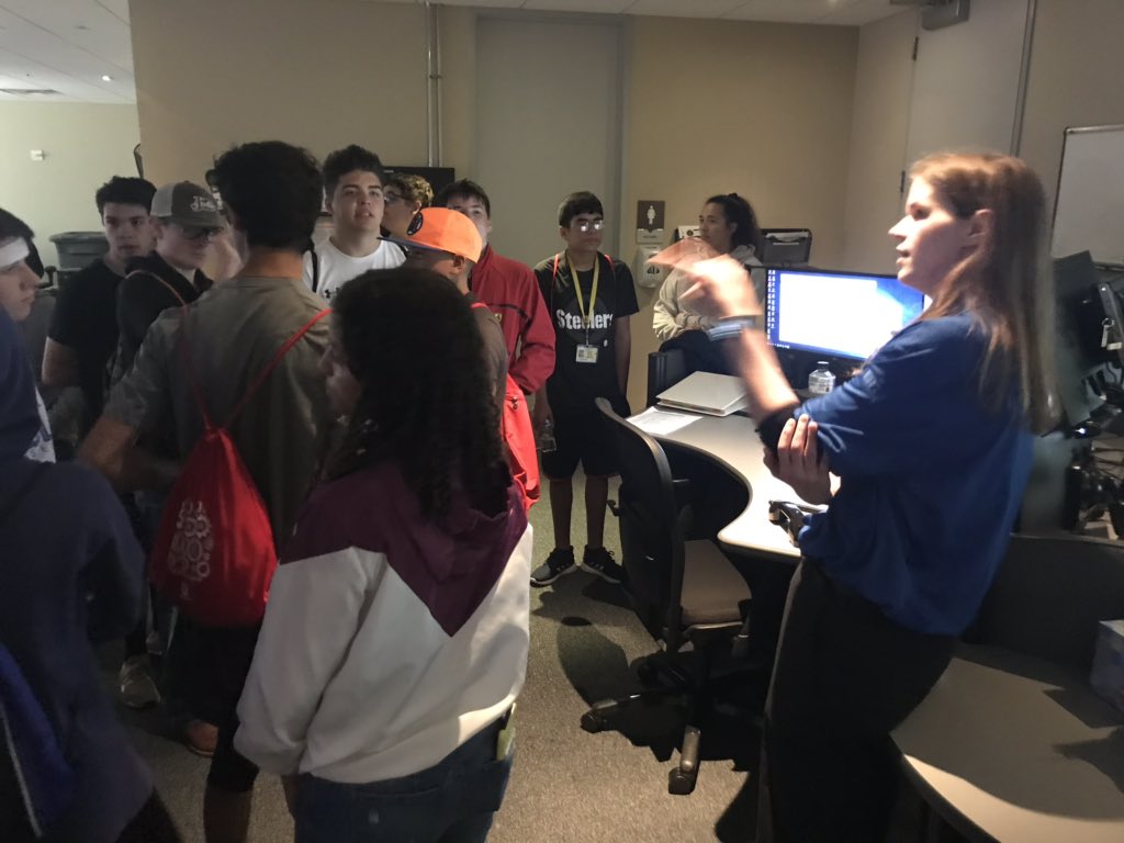 baylor1995's tweet photo. Learning about crime labs, crime seen investigation and the dispatch call center in A Day in the Life #HMSYES2019 https://t.co/EHlAaORbqR