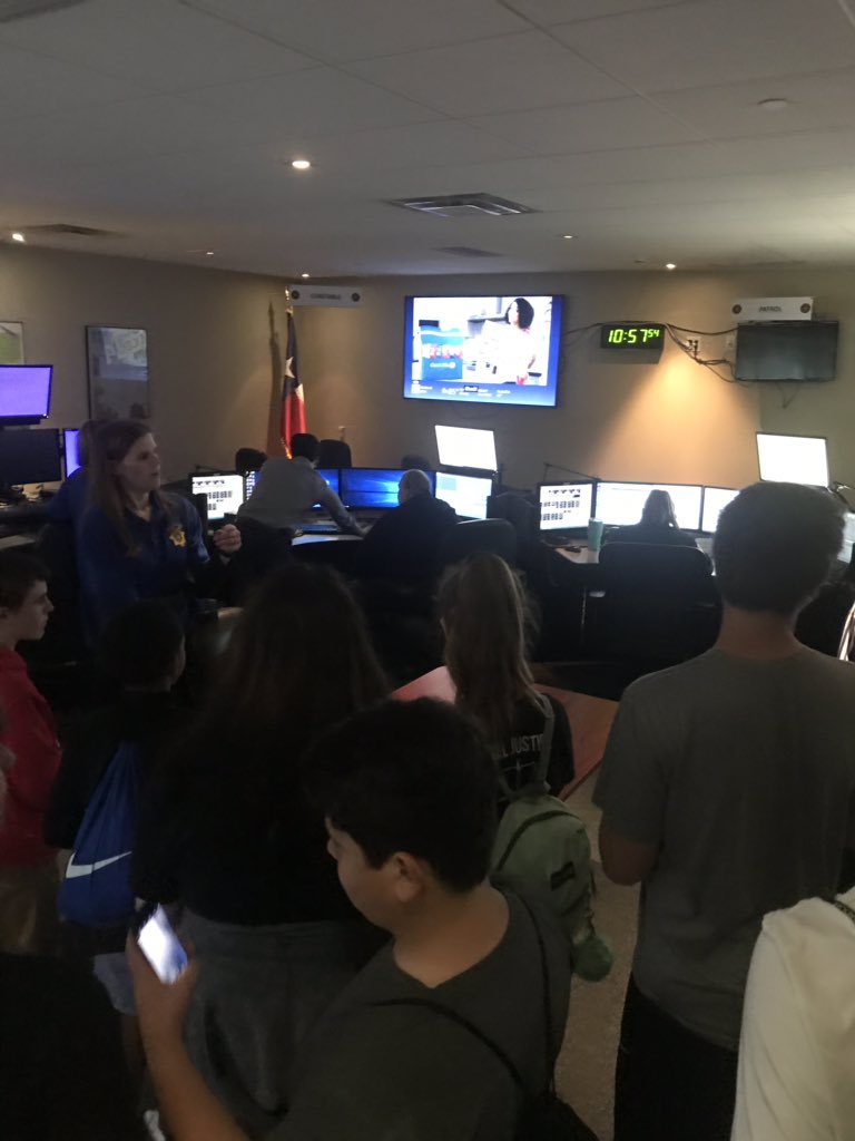 baylor1995's tweet photo. Learning about crime labs, crime seen investigation and the dispatch call center in A Day in the Life #HMSYES2019 https://t.co/EHlAaORbqR