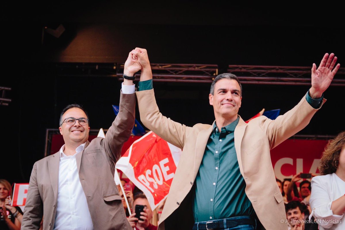 psoedeleganes's tweet photo. ✊🏼 Impresionantes los momentos vividos ayer en #leganes
#avanzamos #progresamos
🌹❤️✊🏼
#SiempreHaciaDelante
Este #26deMayo #votapsoe https://t.co/LLpEkdKcJ7