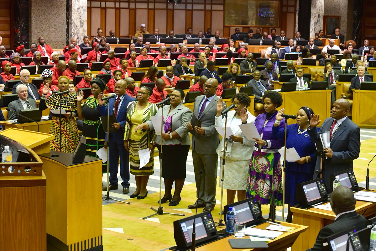 SAgovnews's tweet photo. [More Pics] Swearing in of Members of Parliament #Parliament1stsitting @ParliamentofRSA #6thParliamentLoading #6thParliament #NA https://t.co/bafZTtyGuf