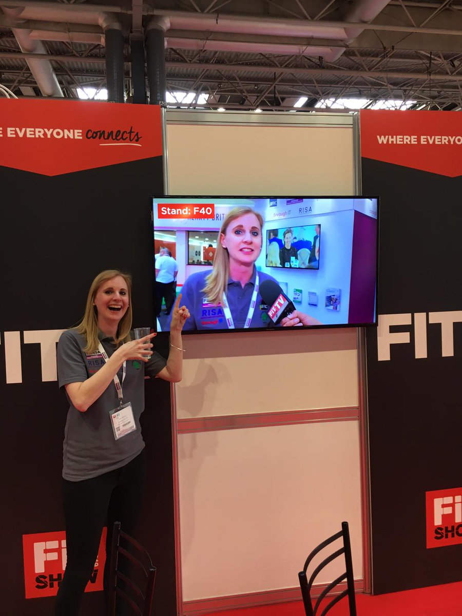 When Anda met Anda! #FENSA MD Anda Gregory in real life and on the big screen at #FITShow2019 - talk about seeing #doubleglazing!