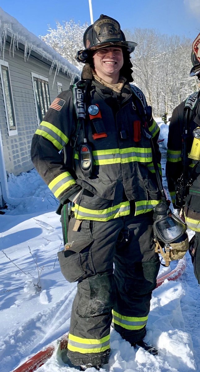 Congratulations to PFFV member and <a href="/WillFireL4611/">WillistonFireL4611</a> Firefighter Anthony Simanskas for receiving the Vermont Emergency Medical Services 2019 ALS Provider of the Year Award. 
#emsweek2019 #firebasedems