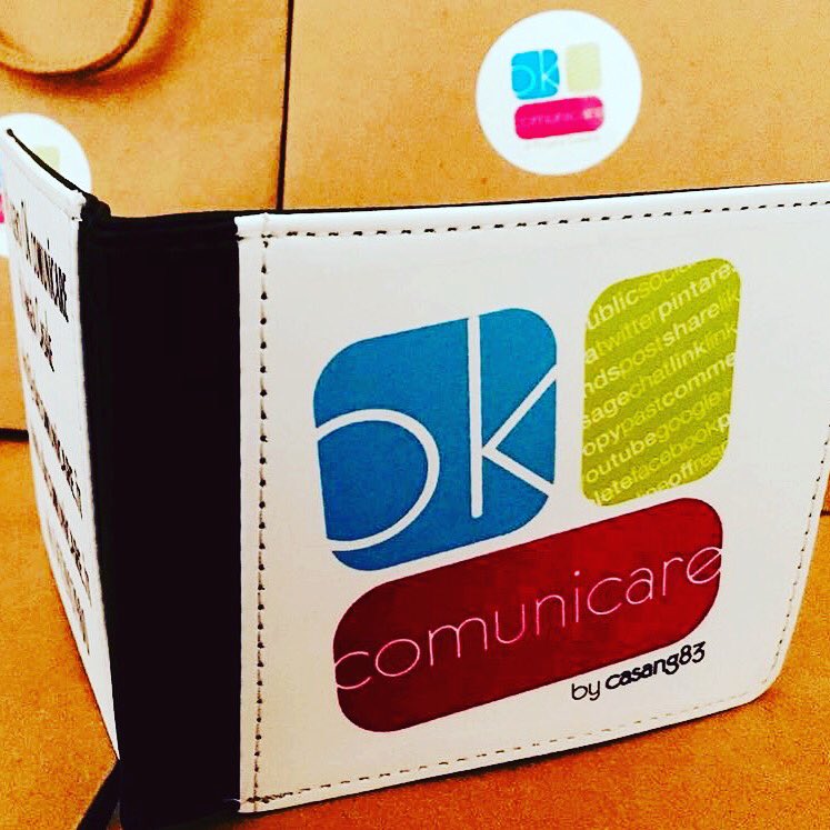 campaniacoast's tweet photo. Scegli un regalo unico! Che ne dici di un #portafogli personalizzabile? #Gadgets #Personalizzazione #RegaliUnici #OkComunicare https://t.co/JMbBSgWZMI