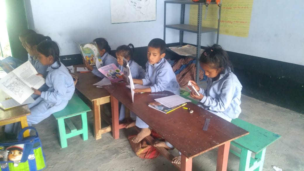 AILFoundation's tweet photo. Govt. Primary School, Dhauna, Uttarakhand, "response for the library is very positive from the school and the  principal, Mr. Hemant Khati has taken the responsibility of managing the  library. This school is from class 1 to 5 and 26 children attend it." https://t.co/JIP7nJPnJZ