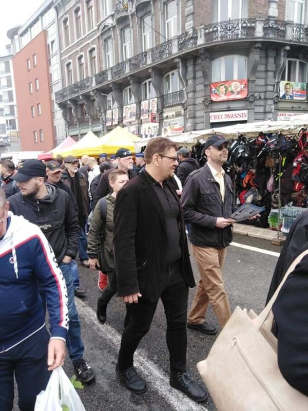 nation_tweet's tweet photo. Plus d'images de notre action sur le marché de la batte à #Liège. Le #26mai2019, #VotezNation ! #26mai #antifahahaha #Belgique https://t.co/BFbFl8zdZp