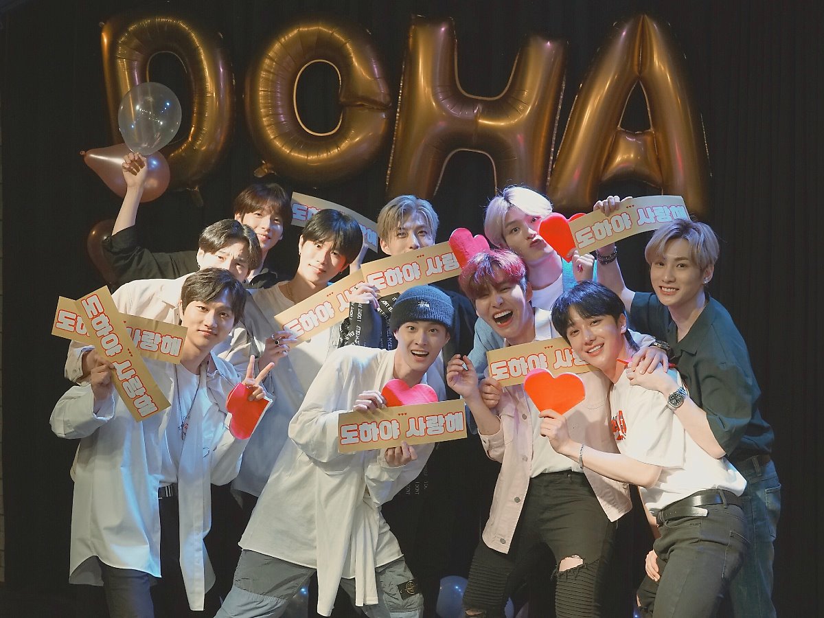 StarUDOHA's tweet photo. 190522 rhythment_official
#박도하 첫번째 팬미팅 편지의 ❤️
현장 사진이 공개 되었습니다!
도하의 편지 풀영상과 무대 영상도 있으니
많이 보러와주세요-! 👉🏻 https://t.co/l7hwUKzATE
#도하 #박도하 #parkdoha #doha #MILLIONMARKET #rhythment https://t.co/3MCQRKEJcH