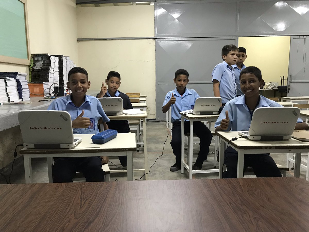 pinfantea's tweet photo. #EnFotos 📸 | Desde la E.T Francisco Fajardo #Caricuao realizamos jornada de atención integral, donde los estudiantes participaron en actividades culturales, deportivas, recreativas, charlas informativas e inserción laboral #ChambaJuvenil 🙌🏻 

@NicolasMaduro 
@MPPEDUCACION https://t.co/8XwA2ozh88