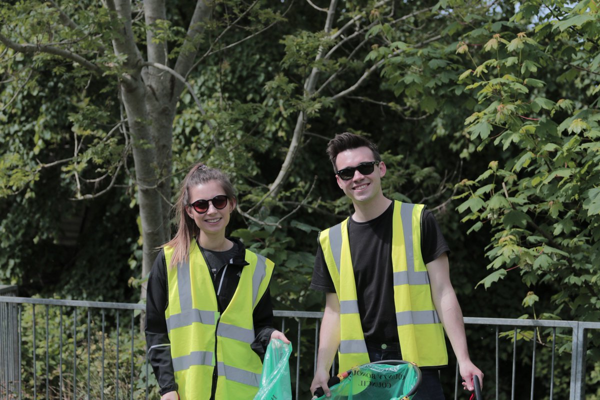 Equinox_Comms's tweet photo. This morning, some of team Eq gave a helping hand at a fly-tipping clear-up — organised by our client, @FtAW.

Da iawn, chi!

#NoMoreRubbishExcuses https://t.co/6BaxSh11sP