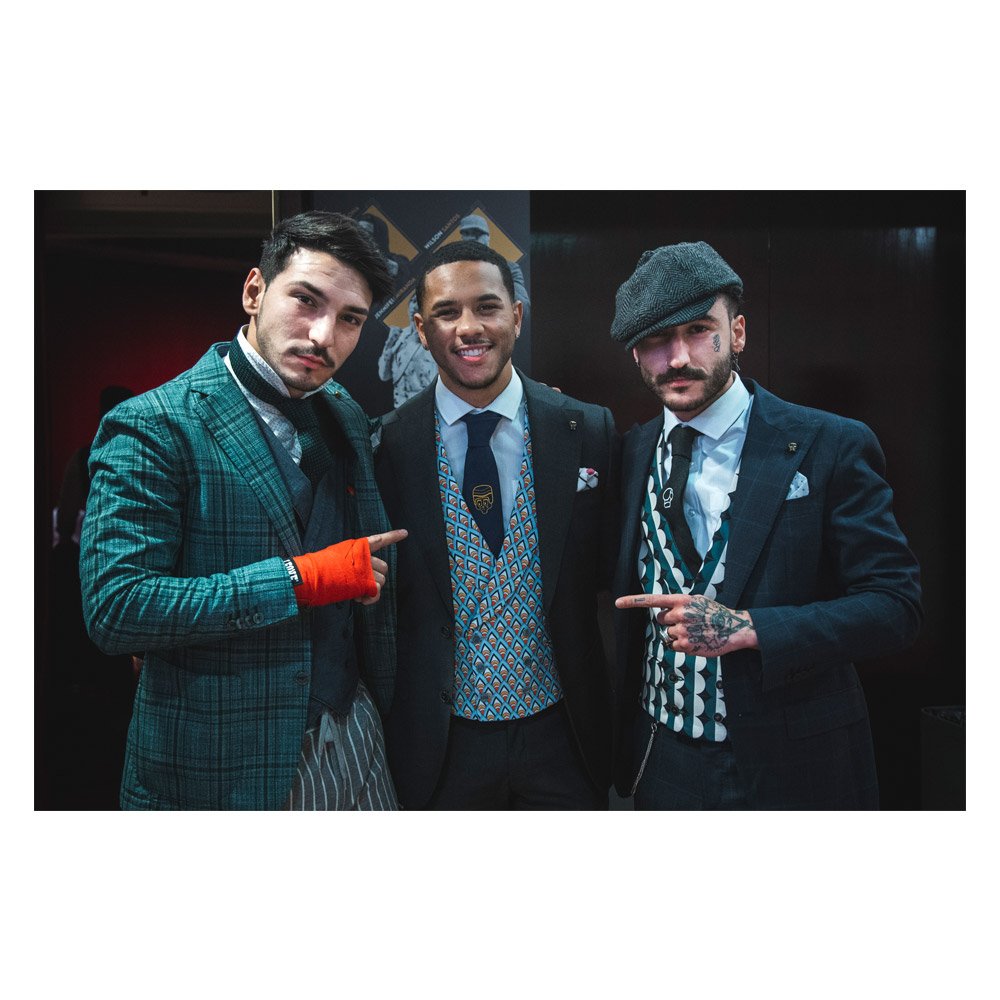 pugilstore's tweet photo. Desfile Monday Battle. Total look by Pugil Store.
Photo by @adrumor - @bryanbolarin @maravillaalonso @diego.gar.del
Colección Primavera/Verano 2019
C/ Villanueva 19
#pugilstore #bepugil #mondaybattle #velada #desfile #ss19 #menswear #sastreria #outfit https://t.co/SrAOOZFsxR