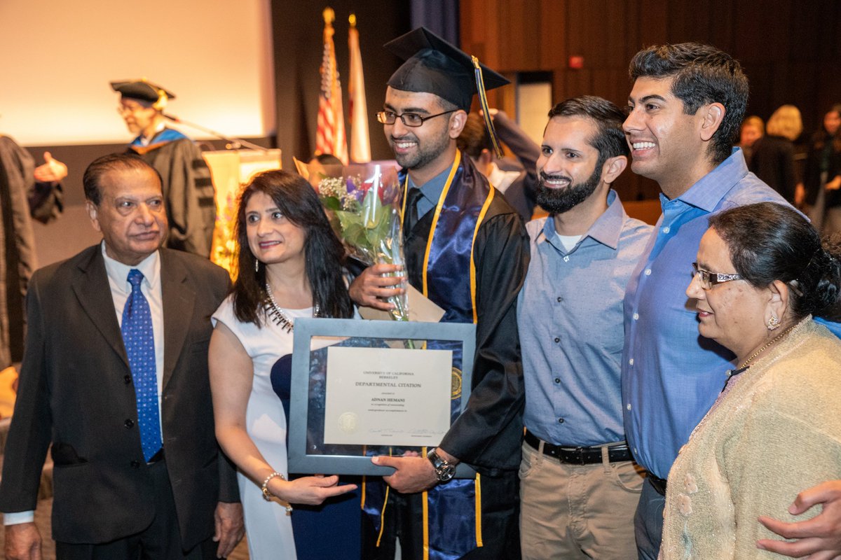 BerkeleyCDSS's tweet image. ...And they&apos;re launched! Thanks to all who helped make the first @BerkeleyDataSci commencement an awesome day fit for these amazing grads! #CalDataSci19 #CalGrad @KateJohnson_MS @MSFT_Business @MicrosoftSV @ucberkeley