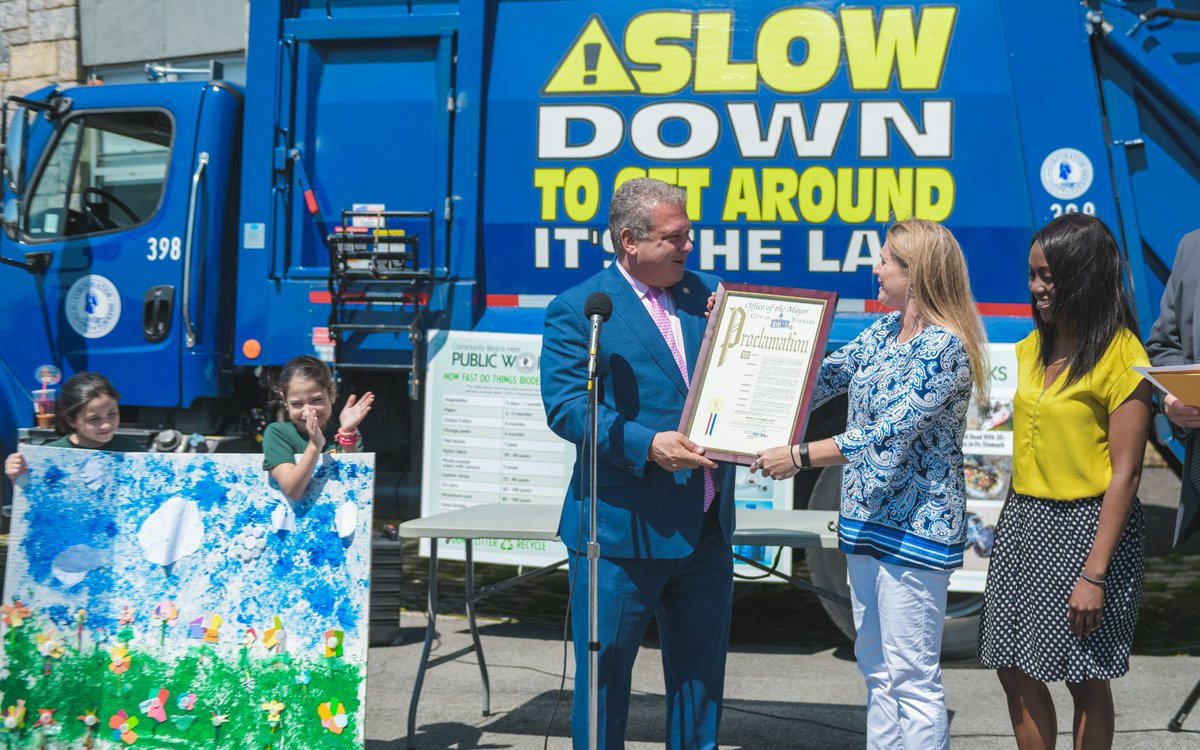 MayorMikeSpano's tweet photo. In recognition of National Public Works Day, Sacred Heart Grade School students learned about what the Department of Public Works does on a regular basis to keep Yonkers moving.

#NationalPublicWorksDay https://t.co/MfcjonRimw