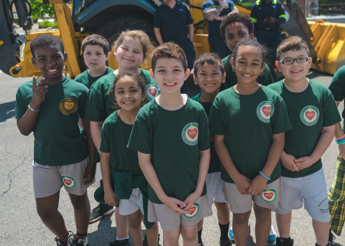 MayorMikeSpano's tweet photo. In recognition of National Public Works Day, Sacred Heart Grade School students learned about what the Department of Public Works does on a regular basis to keep Yonkers moving.

#NationalPublicWorksDay https://t.co/MfcjonRimw