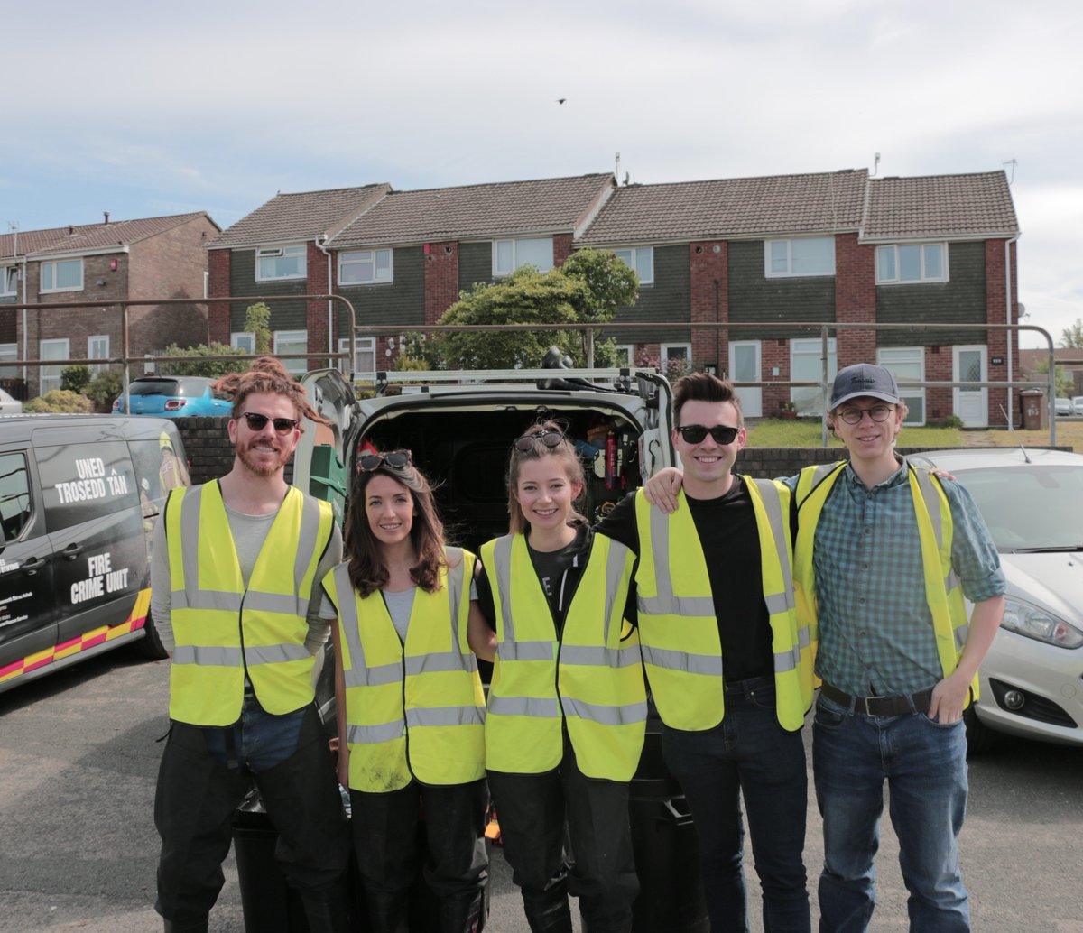Equinox_Comms's tweet photo. This morning, some of team Eq gave a helping hand at a fly-tipping clear-up — organised by our client, @FtAW.

Da iawn, chi!

#NoMoreRubbishExcuses https://t.co/6BaxSh11sP